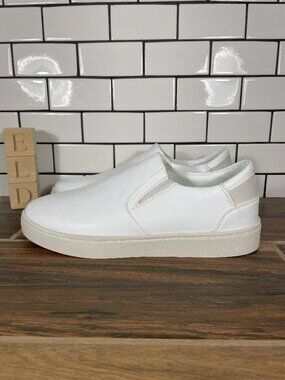 Thousand Fell Shoes Womens Size 8 White Casual Every Day Low Slip On Sneakers